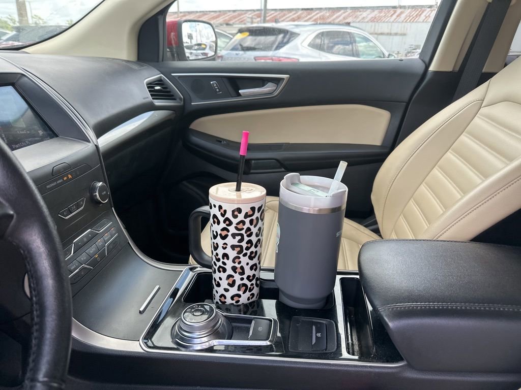 Used 2020 Ford Edge SEL w/ Convenience Package image 2