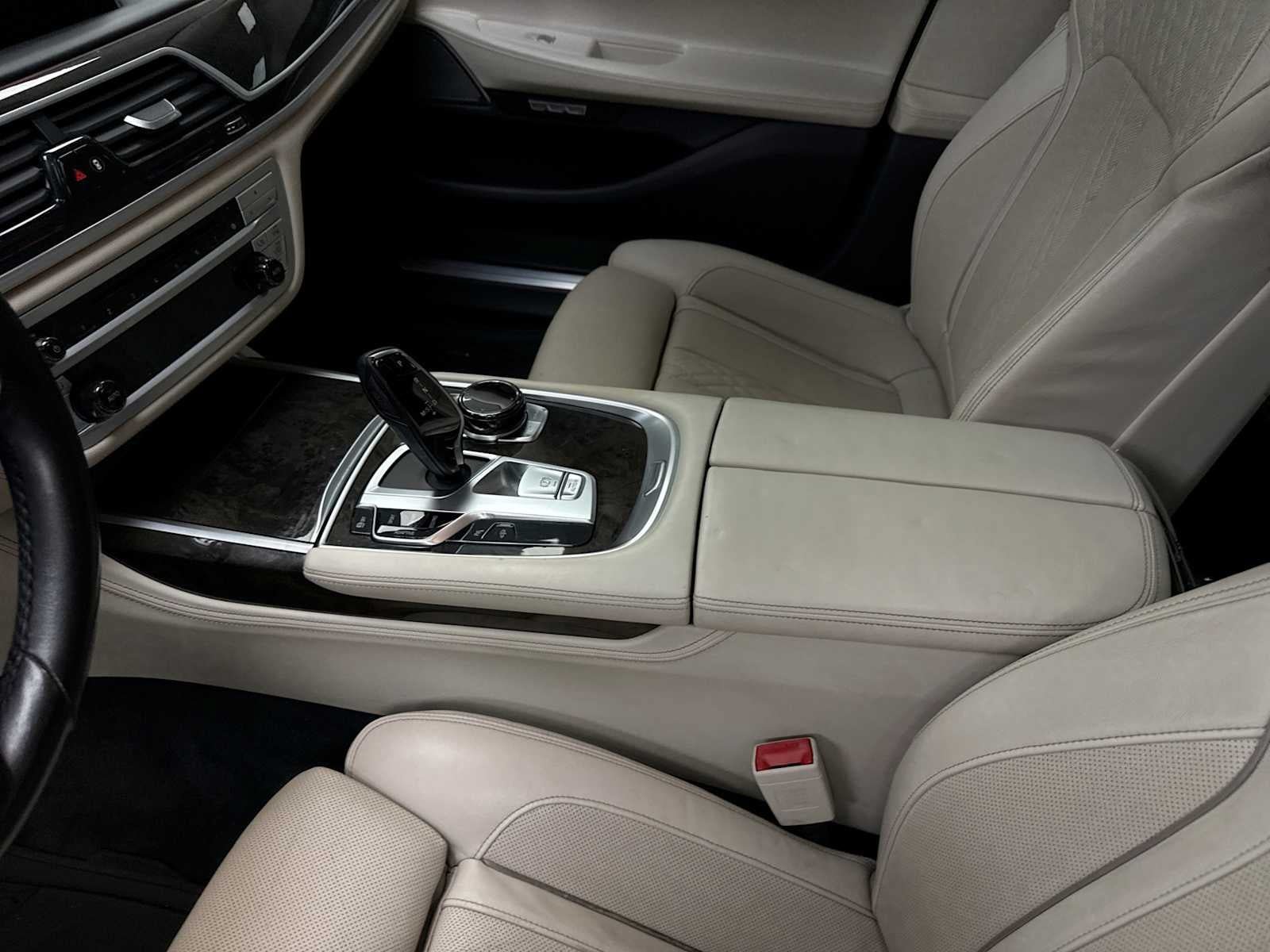 Used 2018 BMW 740i xDrive AWD/4WD image 23