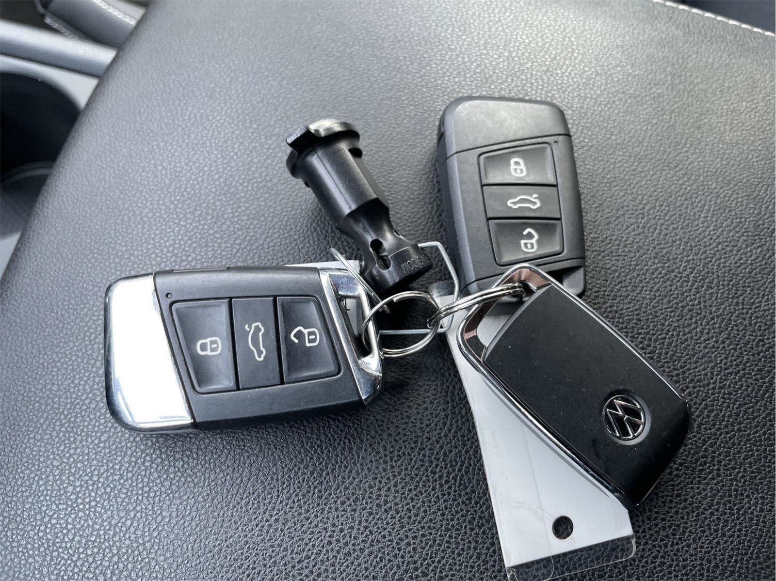 Used 2023 Volkswagen Atlas SE image 34