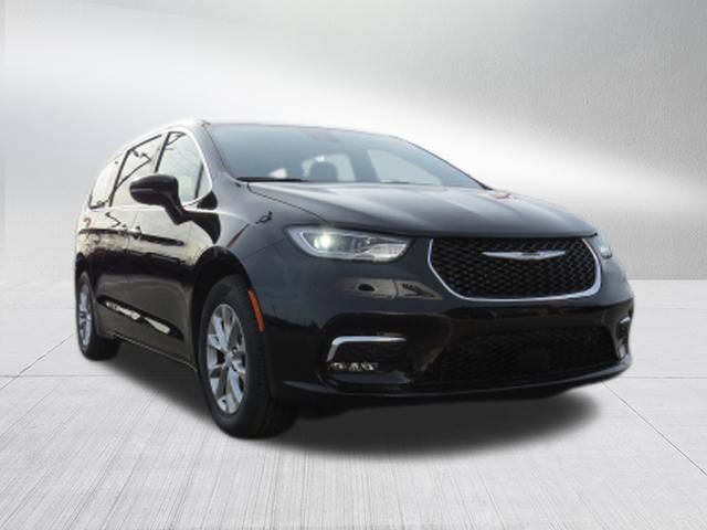 New 2026 Chrysler Pacifica Limited FWD image 9