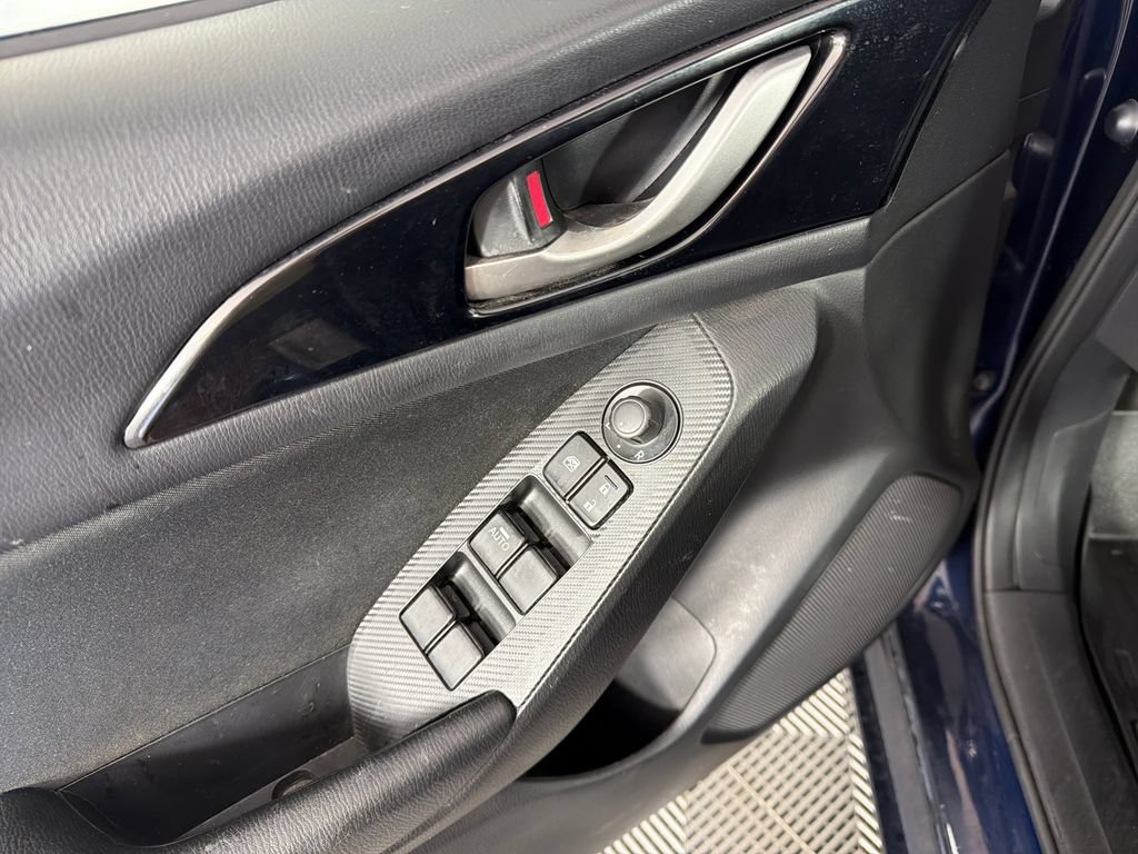Used 2015 MAZDA MAZDA3 i Touring FWD image 15