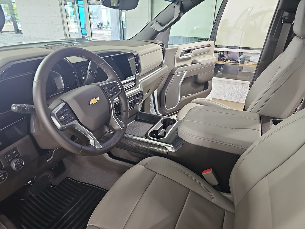 Certified 2026 Chevrolet Silverado 3500 LTZ w/ LTZ Premium Package AWD/4WD image 19