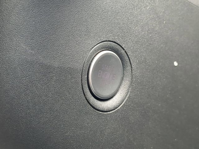 Certified 2025 Volkswagen ID.4 Pro RWD image 30