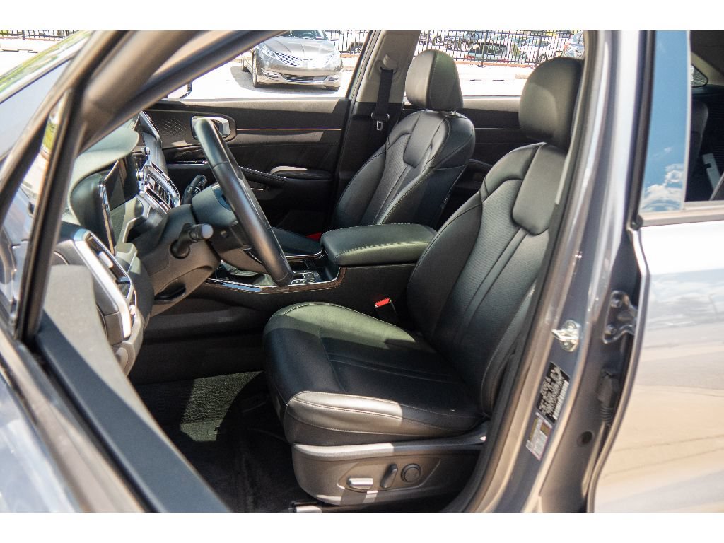 Used 2023 Kia Sorento SX AWD/4WD image 13