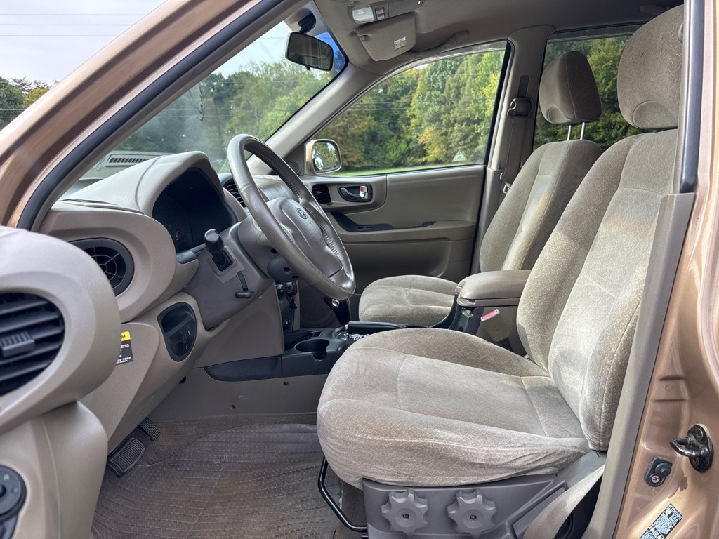 Used 2004 Hyundai Santa Fe GLS AWD/4WD image 11
