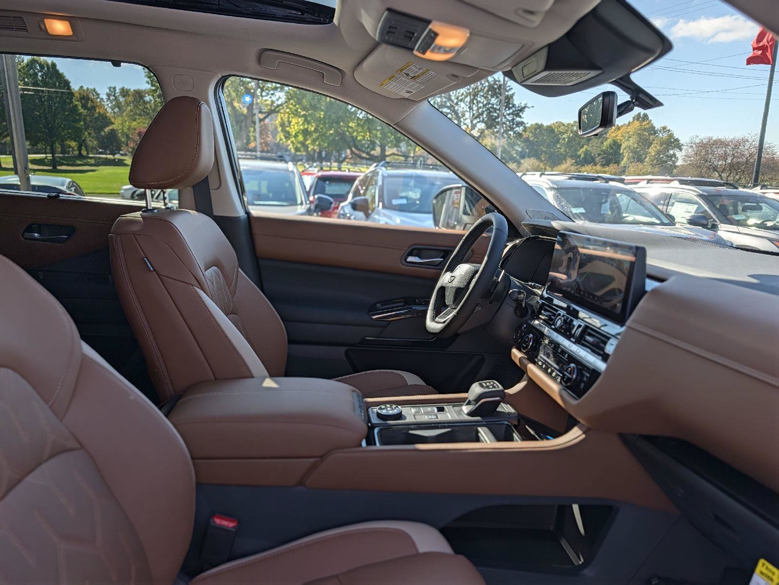 New 2026 Nissan Pathfinder Platinum AWD/4WD image 19