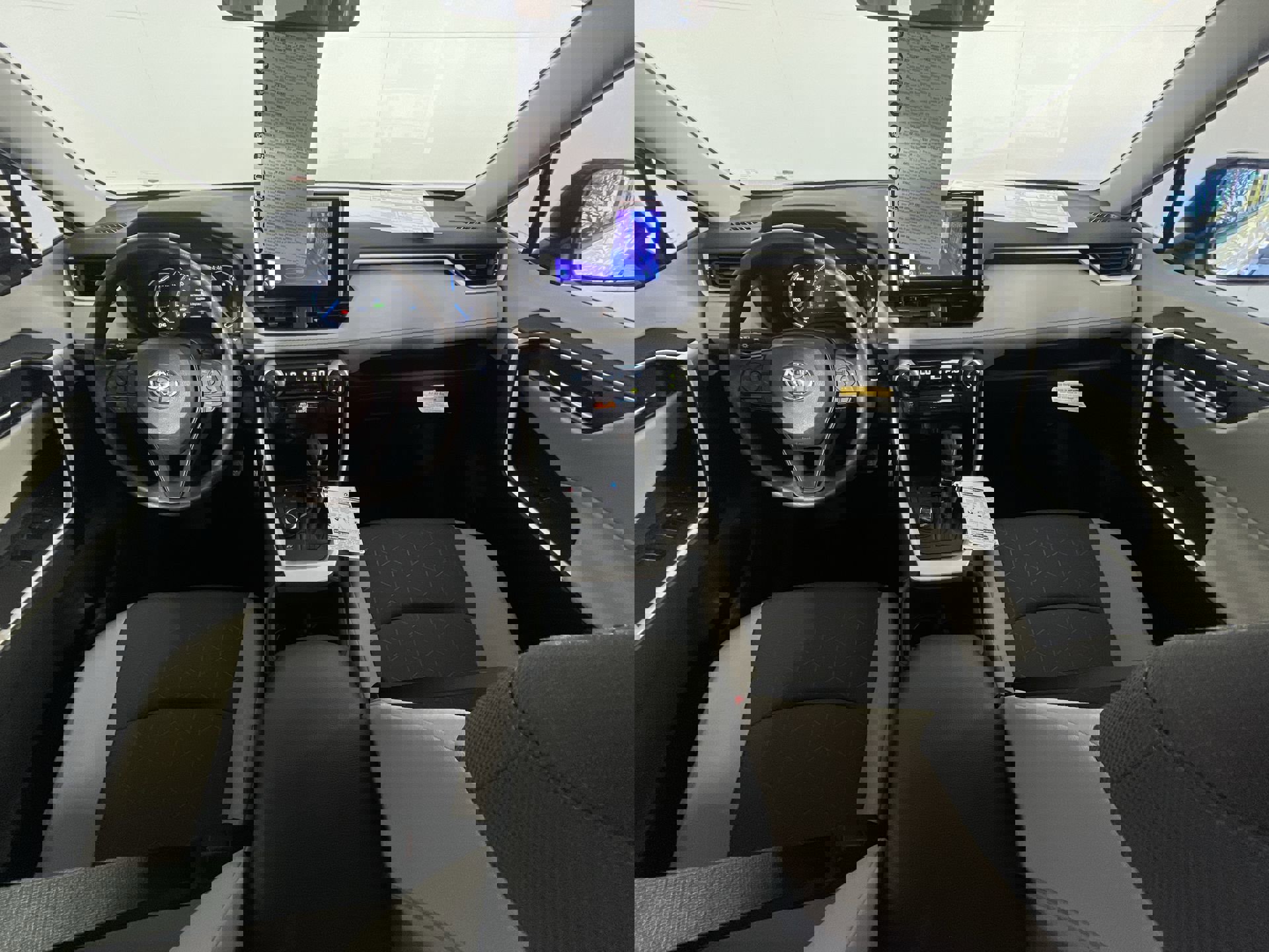 Used 2024 Toyota RAV4 XLE image 31