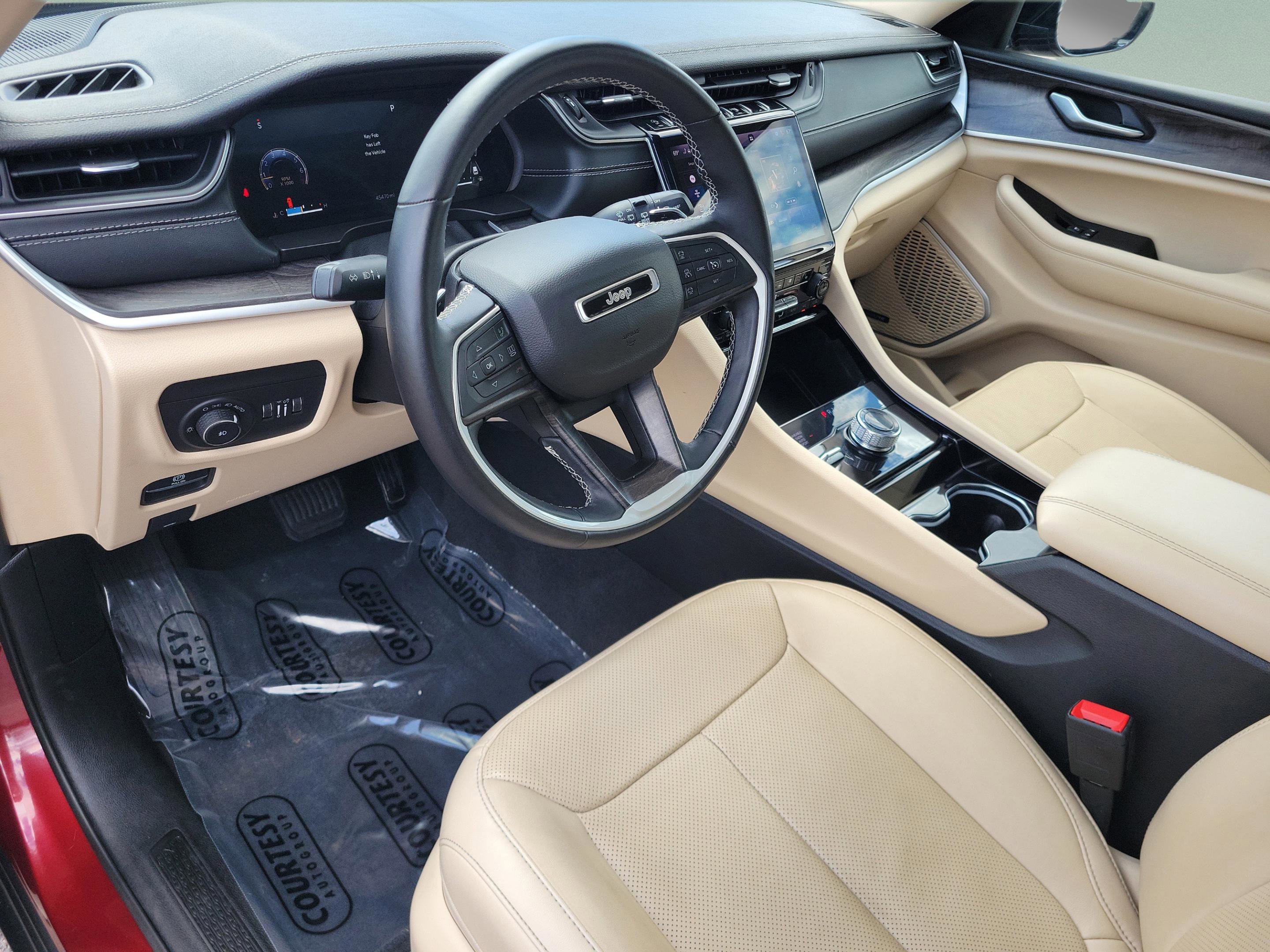 Used 2022 Jeep Grand Cherokee L Limited w/ Luxury Tech Group II image 25