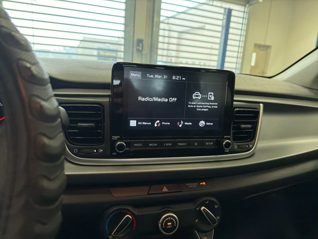 Used 2023 Kia Rio LX image 3