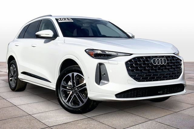 Certified 2025 Audi Q5 Premium w/ Convenience Package AWD/4WD image 2