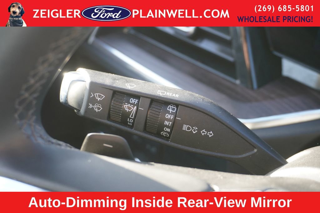 Used 2025 Chevrolet Suburban Z71 image 30