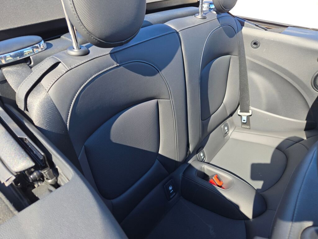 Used 2023 MINI Cooper S FWD image 8