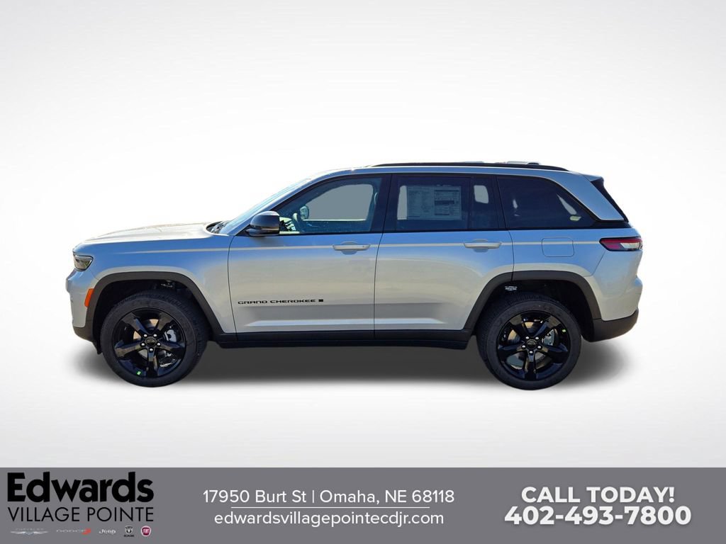 New 2025 Jeep Grand Cherokee Altitude AWD/4WD image 7