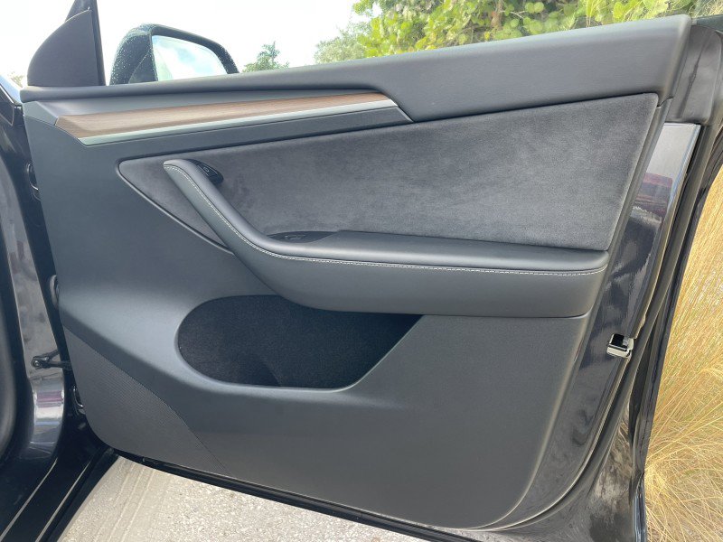 Used 2024 Tesla Model Y Long Range image 25