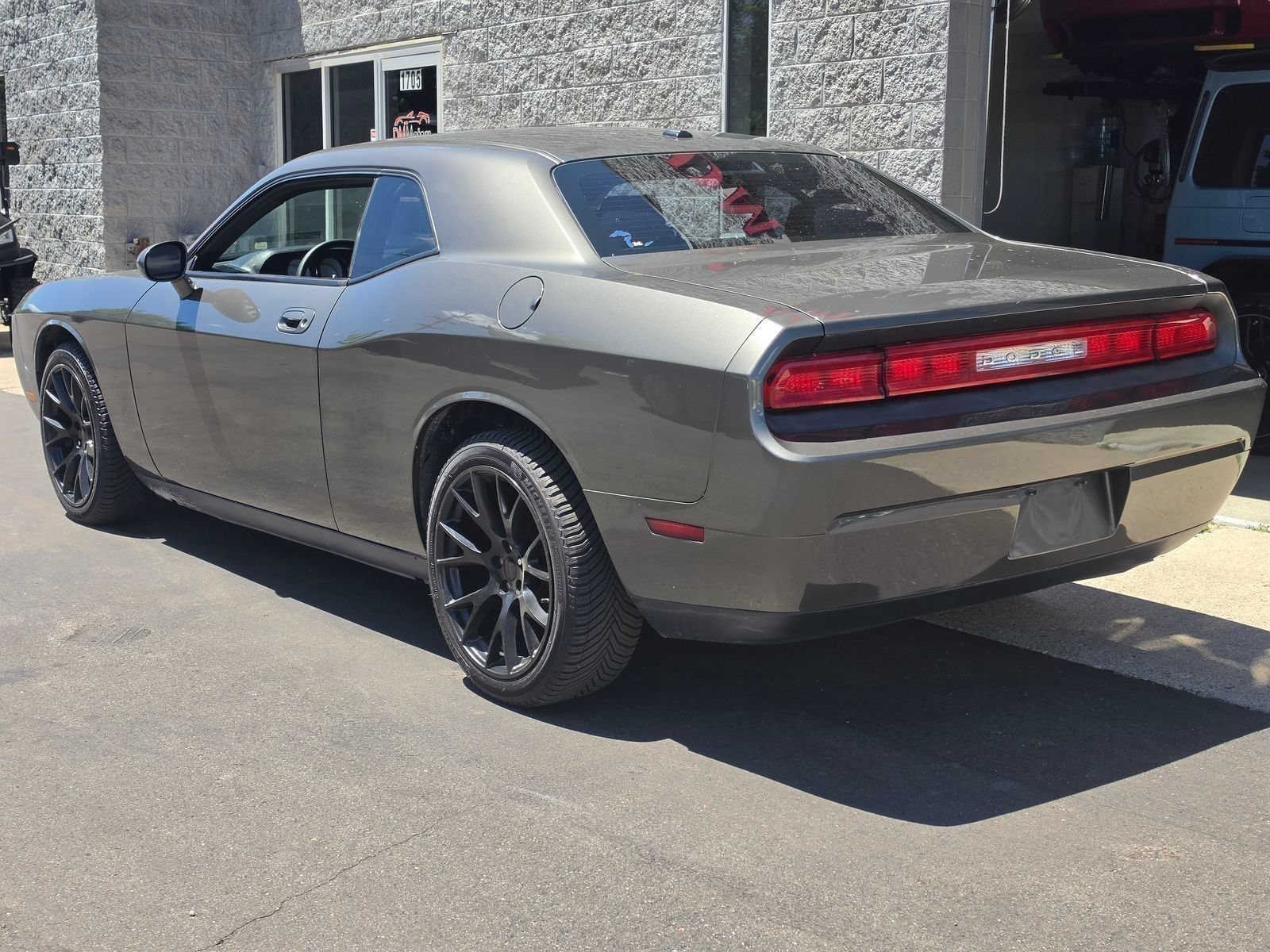 Used 2009 Dodge Challenger SE RWD image 4