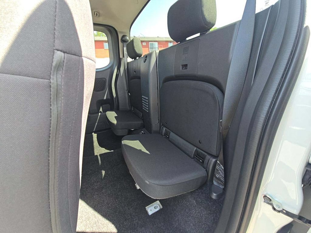 Used 2024 Nissan Frontier S w/ S Utility Package RWD image 9