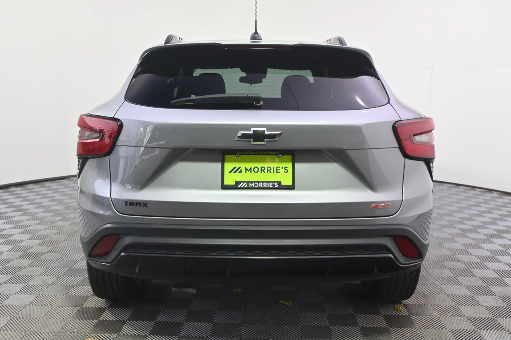 Used 2024 Chevrolet Trax RS w/ Sunroof Package FWD image 5
