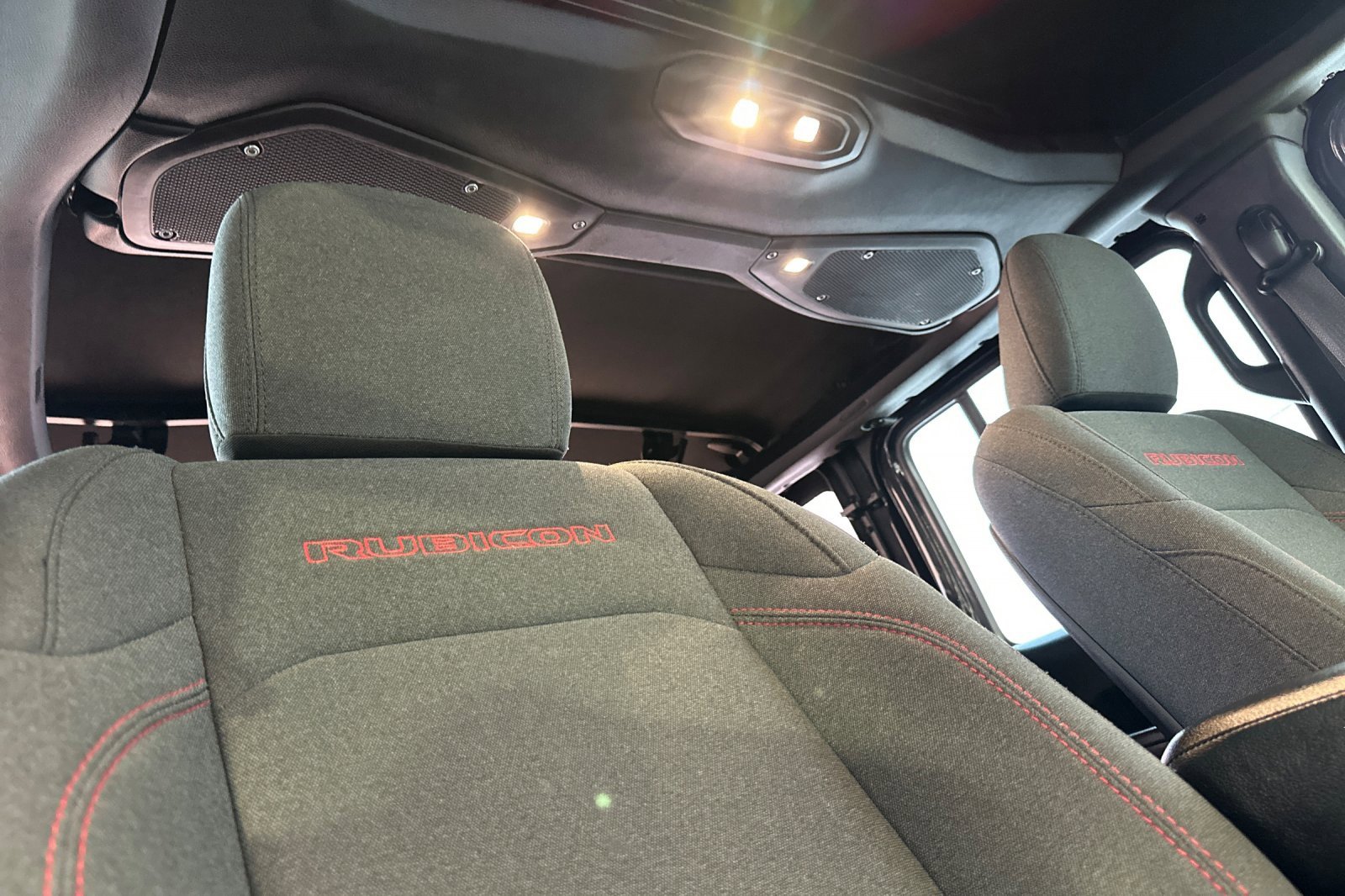 Used 2024 Jeep Wrangler Rubicon w/ Convenience Group image 20