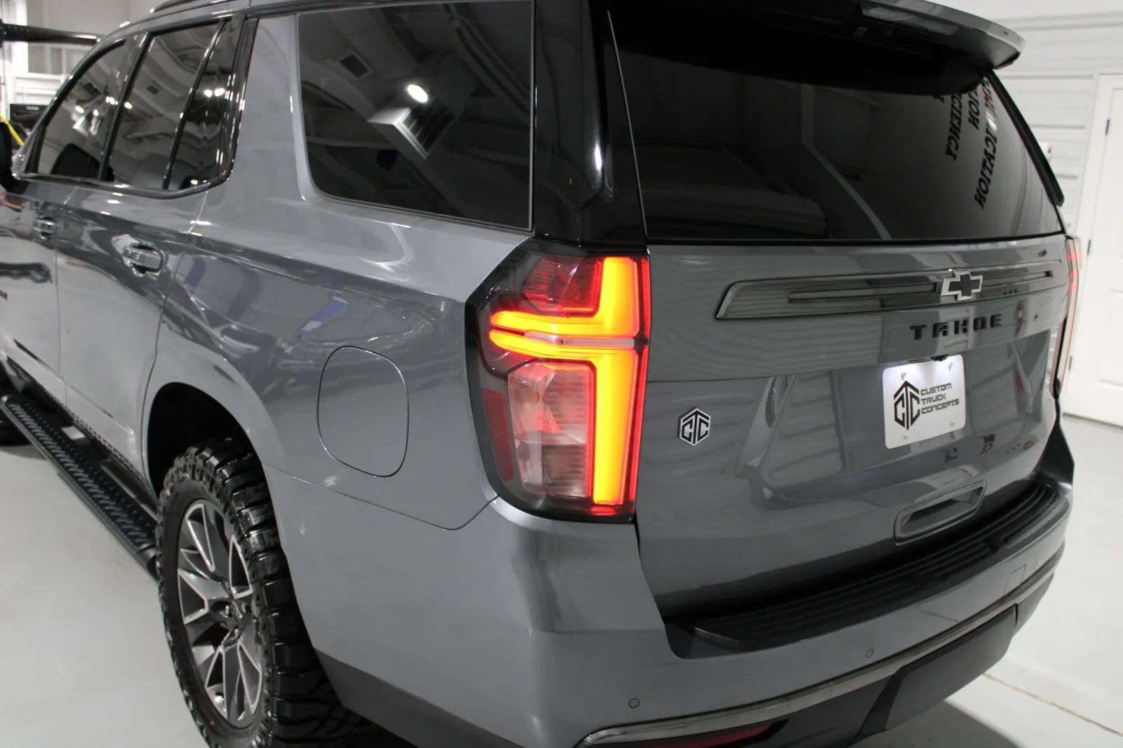 Used 2022 Chevrolet Tahoe Z71 w/ Luxury Package image 39