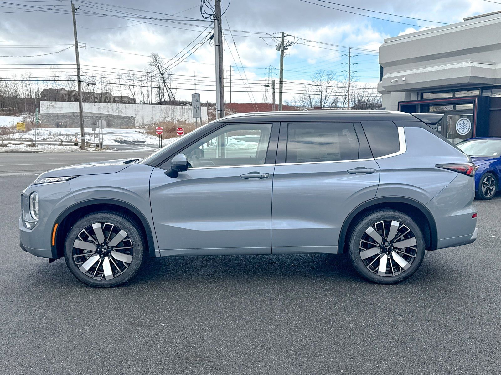 New 2026 Mitsubishi Outlander SEL image 4