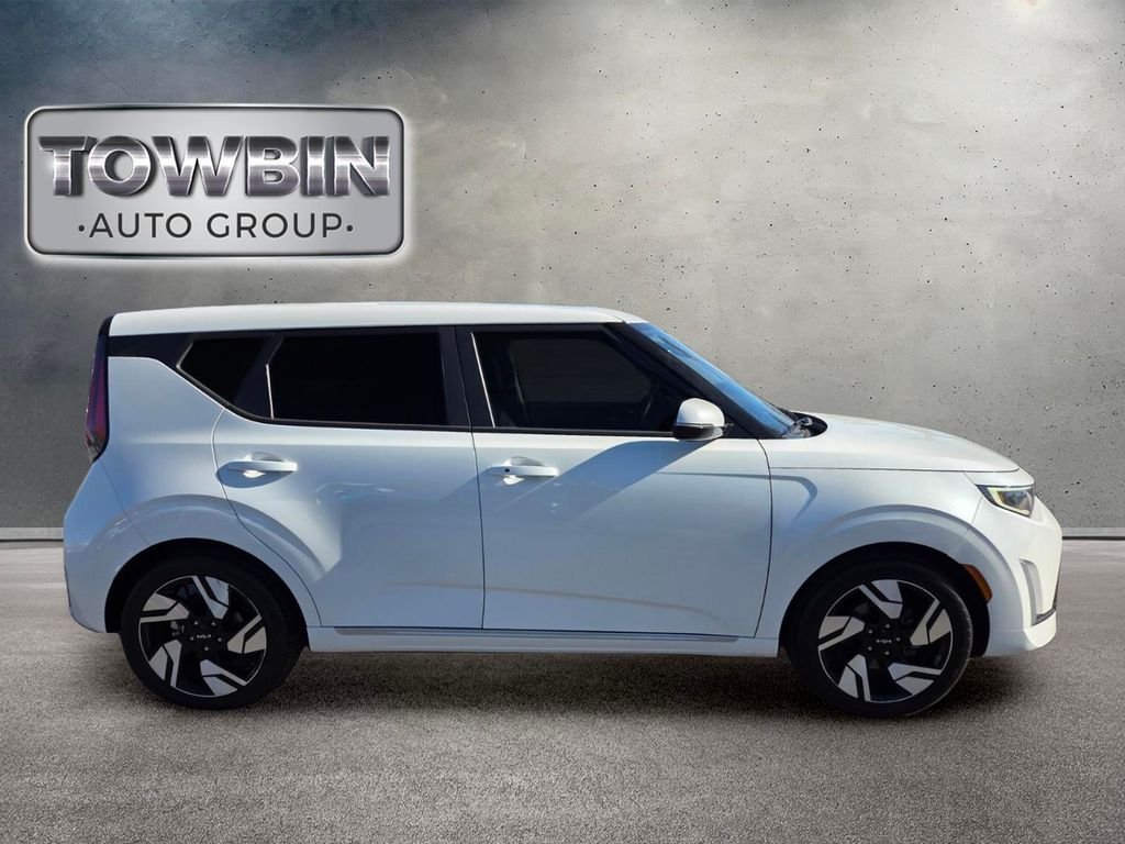 Used 2023 Kia Soul GT-Line w/ GT-Line Technology Package FWD image 3