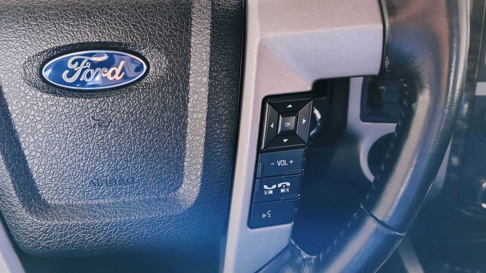 Used 2015 Ford Expedition EL Limited w/ Equipment Group 301A AWD/4WD image 23