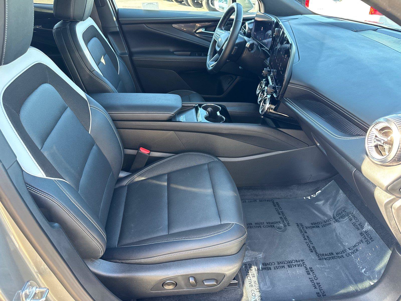Used 2024 Chevrolet Blazer EV LT AWD/4WD image 18