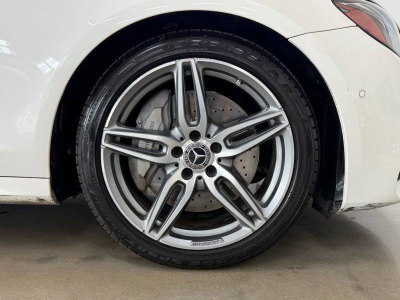 Used 2018 Mercedes-Benz E 400 4MATIC Sedan w/ Premium 2 Package (Q02) image 10