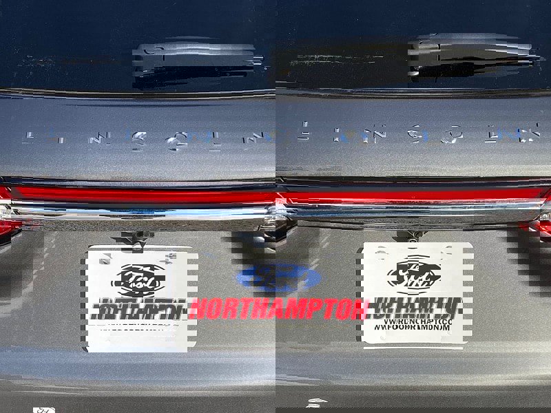 Used 2022 Lincoln Corsair AWD w/ Premium Package image 10