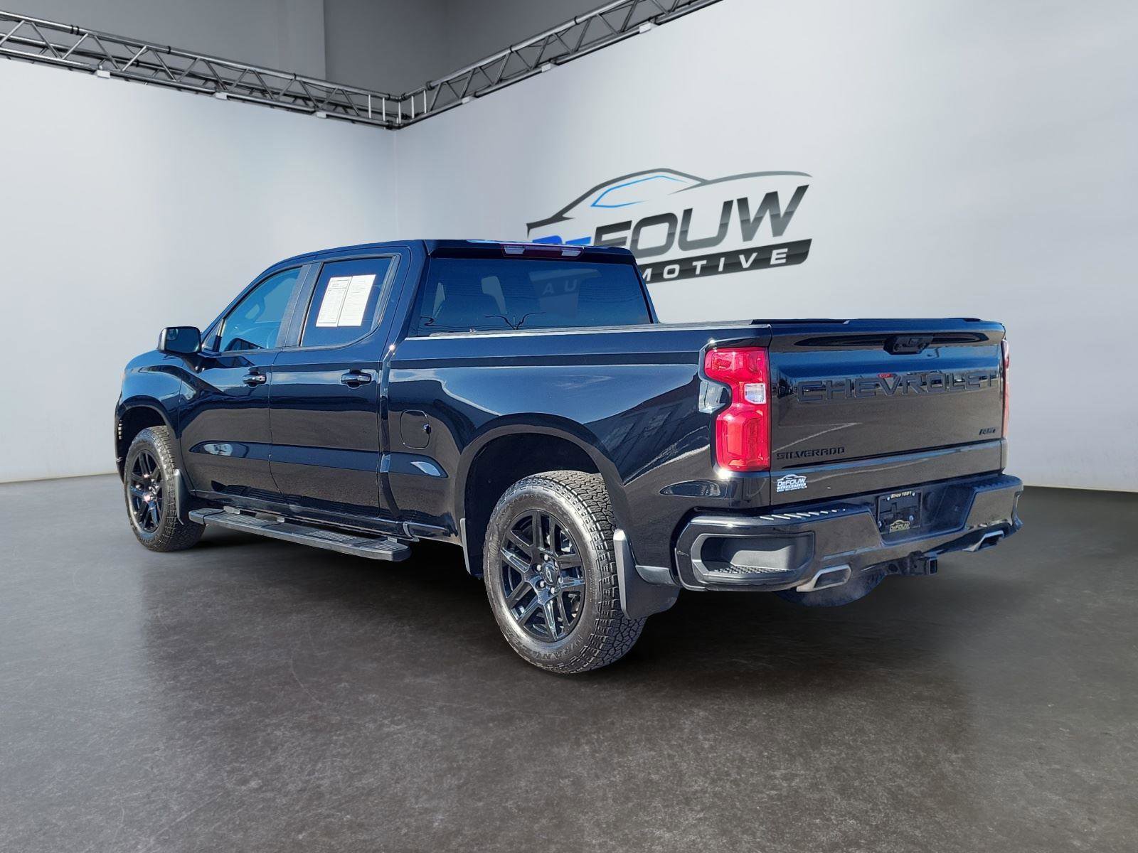 Used 2023 Chevrolet Silverado 1500 RST w/ Z71 Off-Road Package image 5