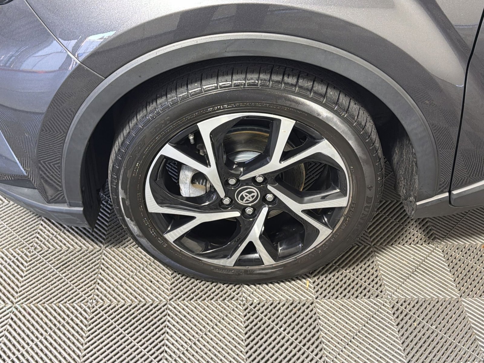 Used 2021 Toyota C-HR XLE image 12