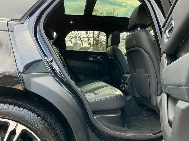 Used 2024 Land Rover Range Rover Velar Dynamic SE image 12