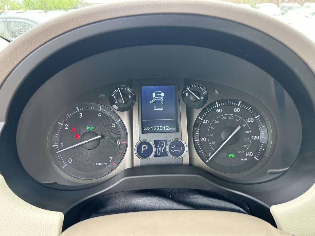 Used 2017 Lexus GX 460 Premium w/ Premium Package image 25