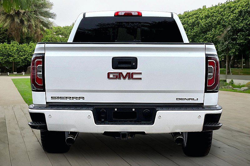 Used 2017 GMC Sierra 1500 Denali AWD/4WD image 4