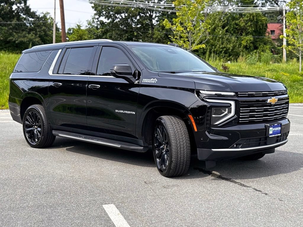 Used 2025 Chevrolet Suburban High Country AWD/4WD image 8