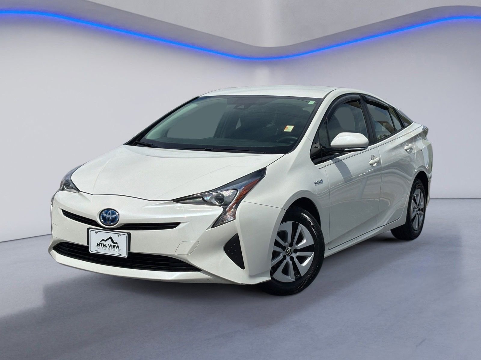 Used 2018 Toyota Prius Two video 2