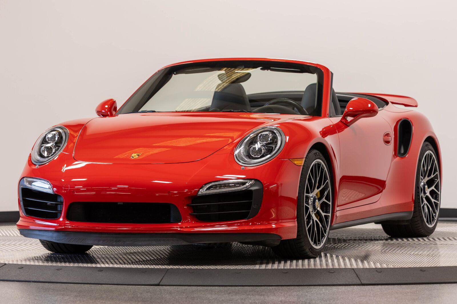 Used 2015 Porsche 911 Turbo S AWD/4WD image 6