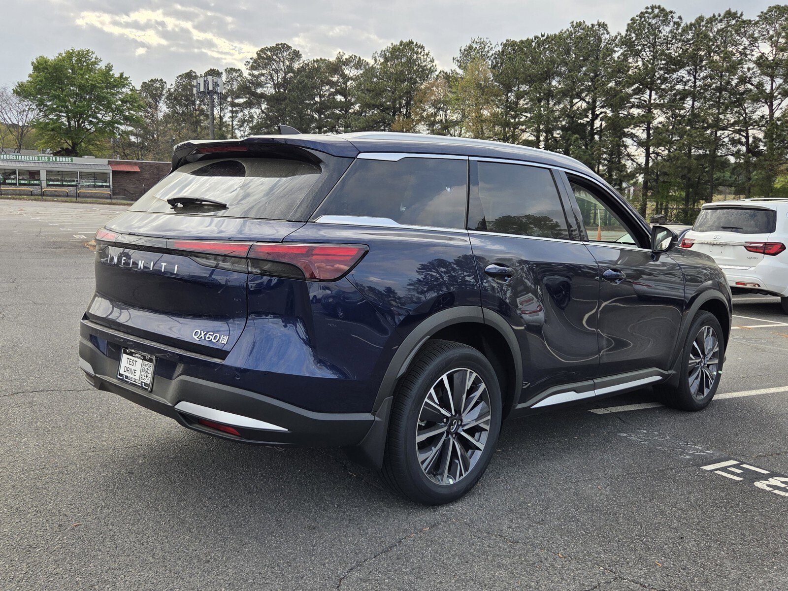 New 2026 INFINITI QX60 Luxe w/ Cargo Package image 6
