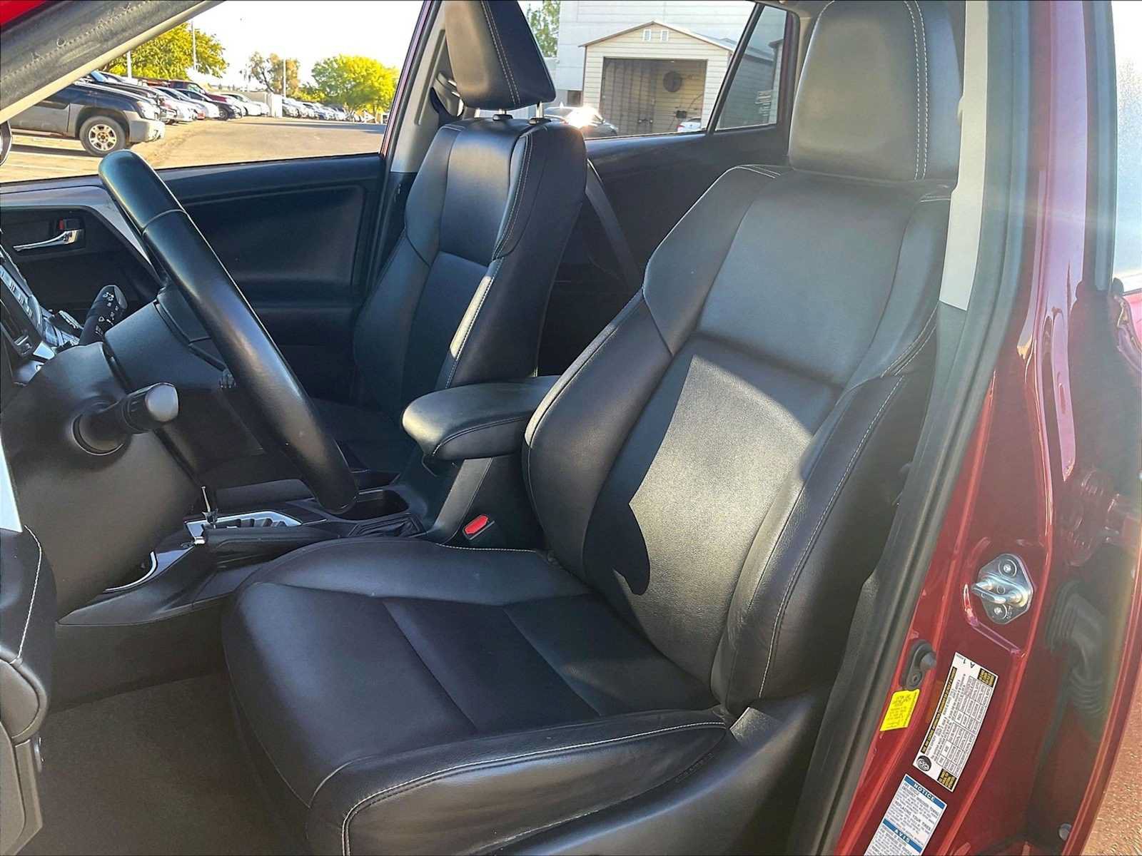 Used 2018 Toyota RAV4 Limited w/ Advanced Technology Package AWD/4WD image 26