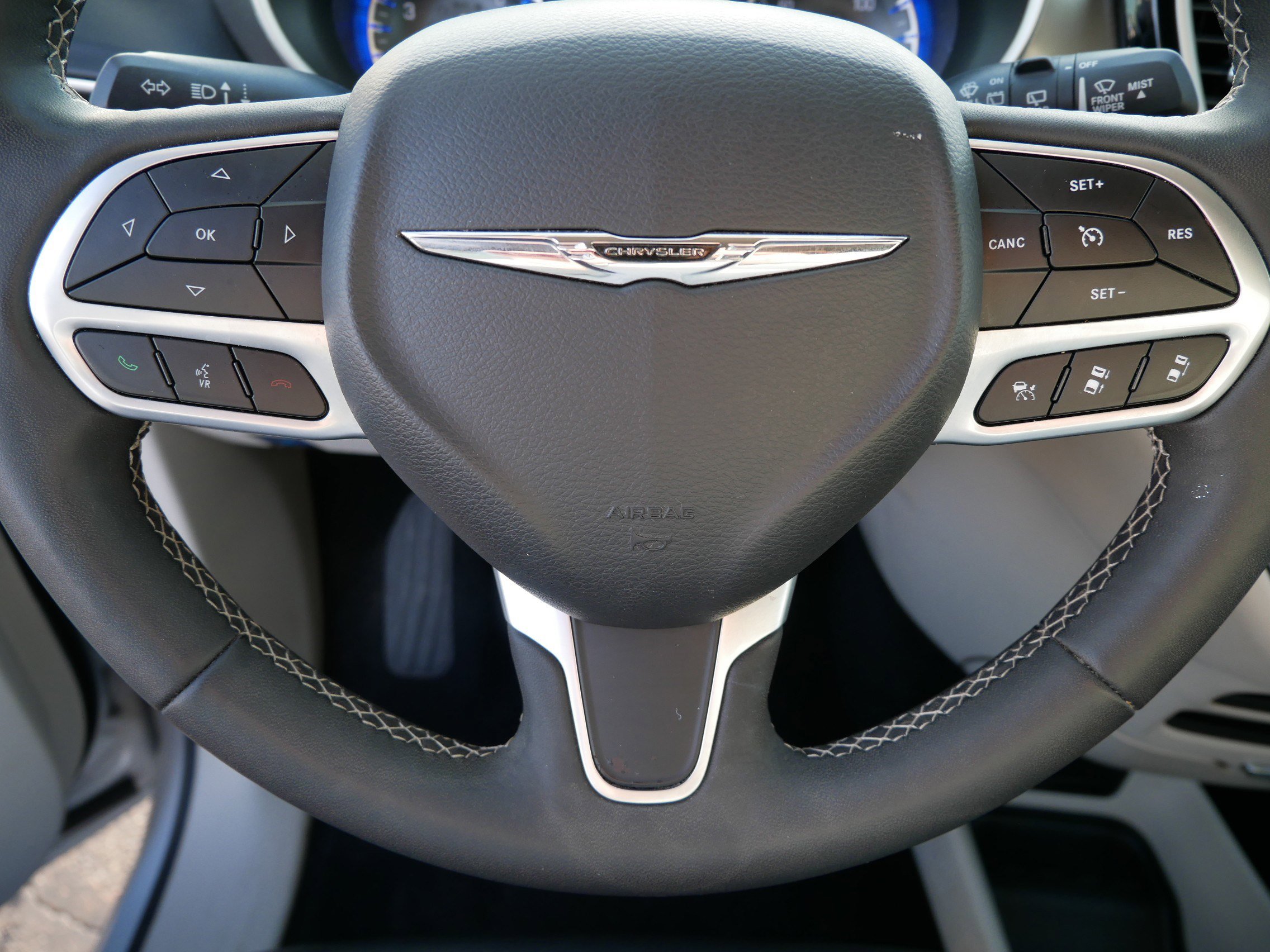 Used 2024 Chrysler Pacifica Touring-L image 25