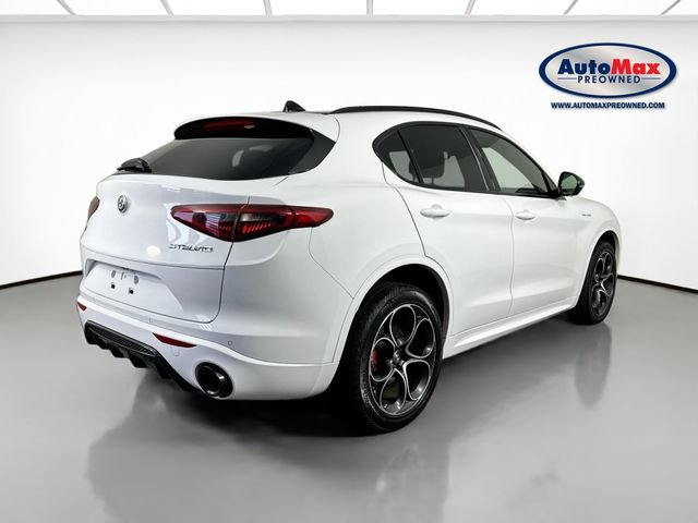 Used 2023 Alfa Romeo Stelvio Veloce AWD/4WD image 2