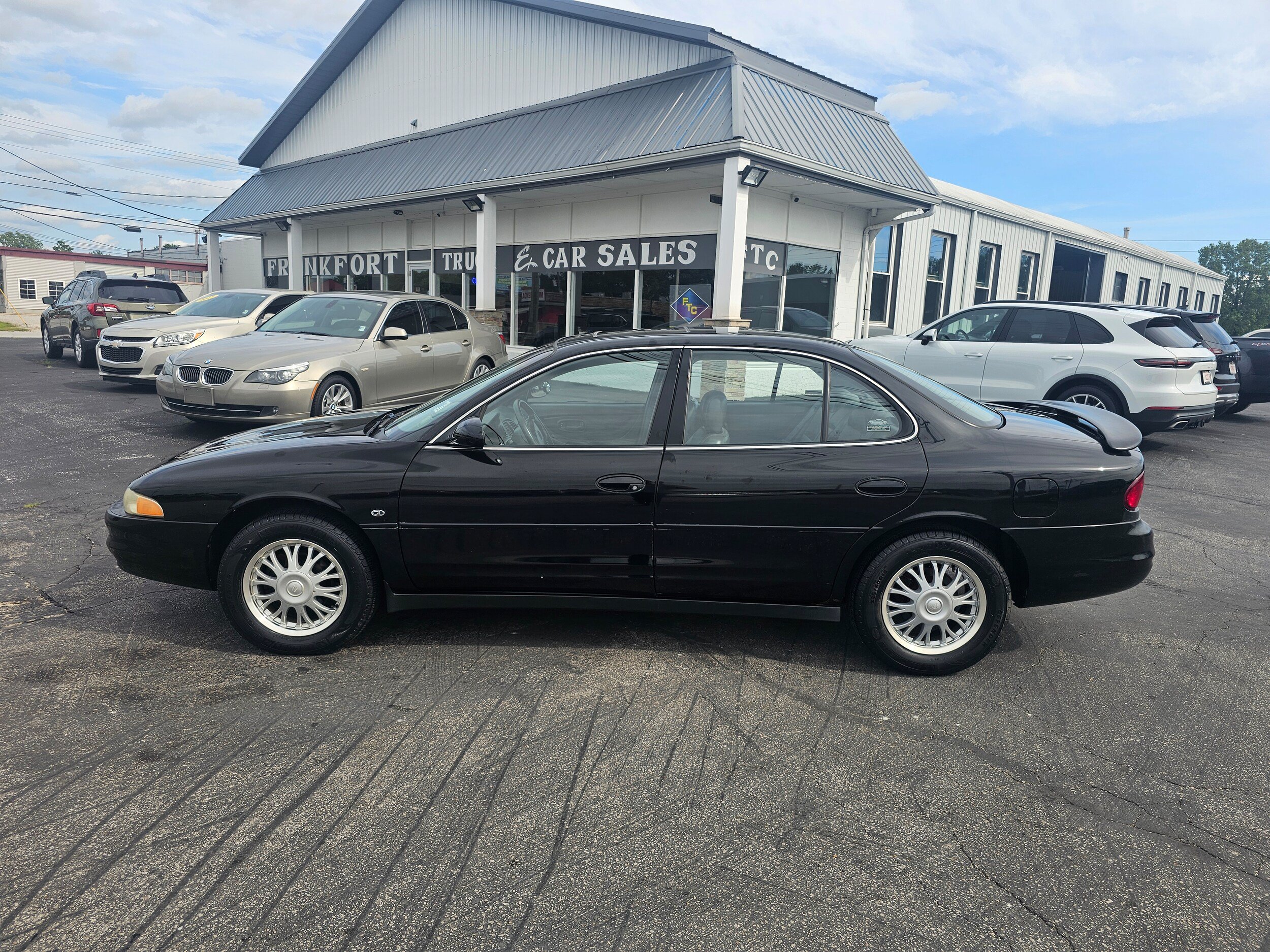 Used 2000 Oldsmobile Intrigue GL FWD image 8