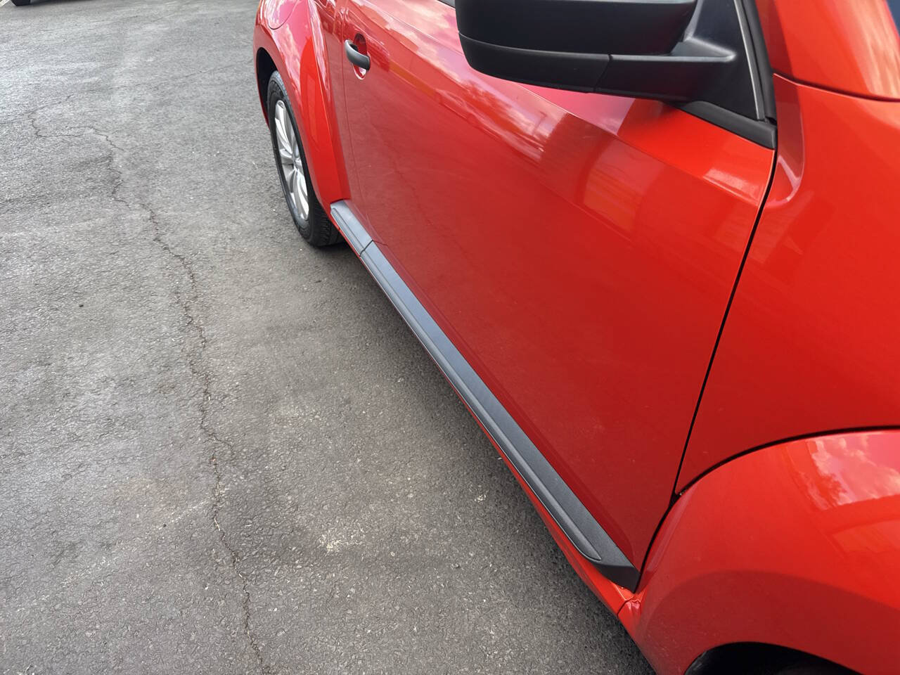 Used 2017 Volkswagen Beetle 1.8T Classic FWD image 14