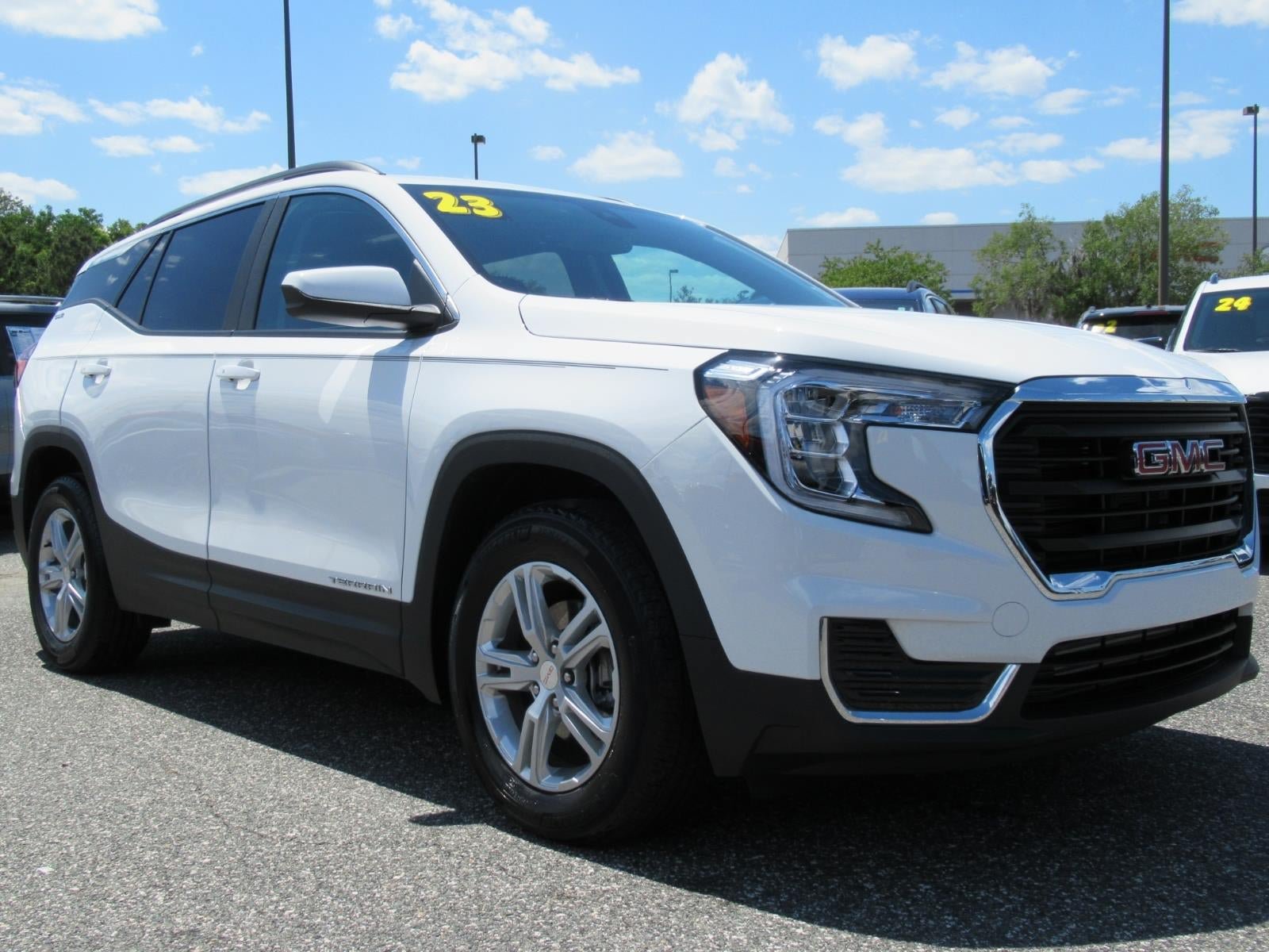 Used 2023 GMC Terrain SLE w/ Driver Convenience Package FWD video 1