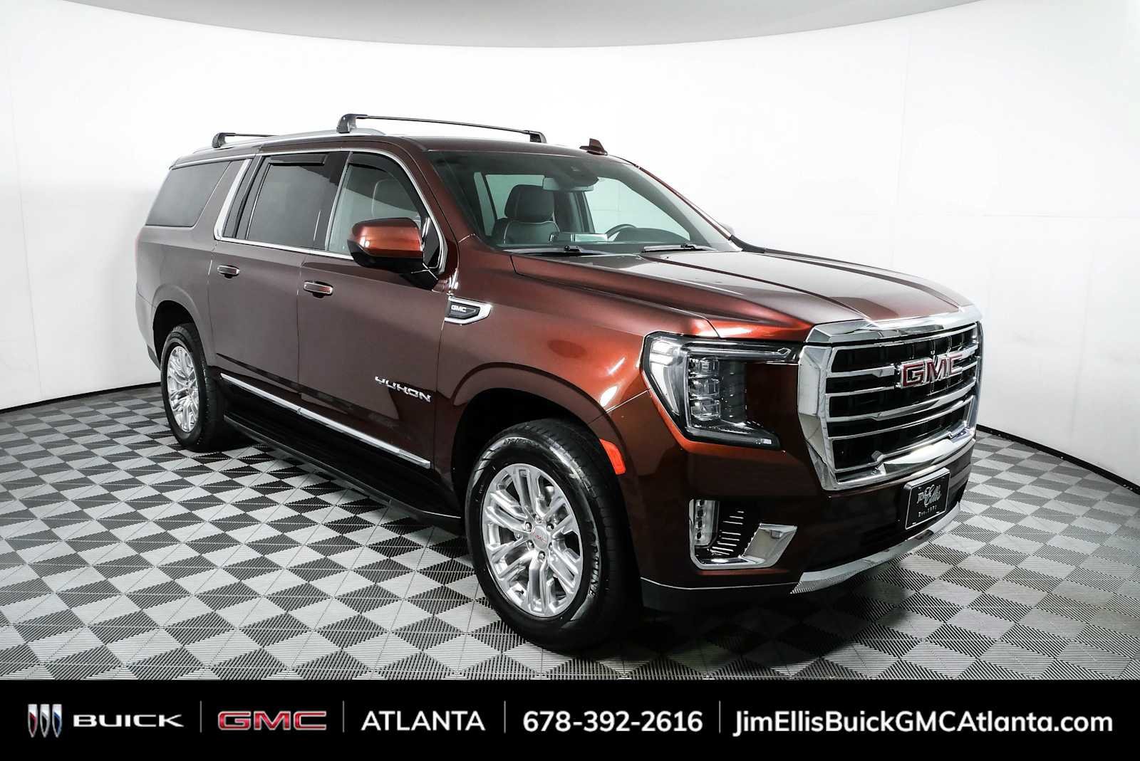 Used 2023 GMC Yukon XL SLT AWD/4WD image 1