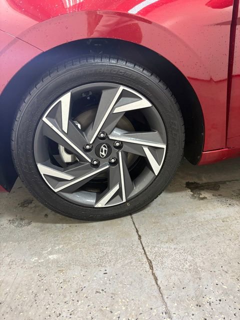 Used 2024 Hyundai Elantra Limited image 12