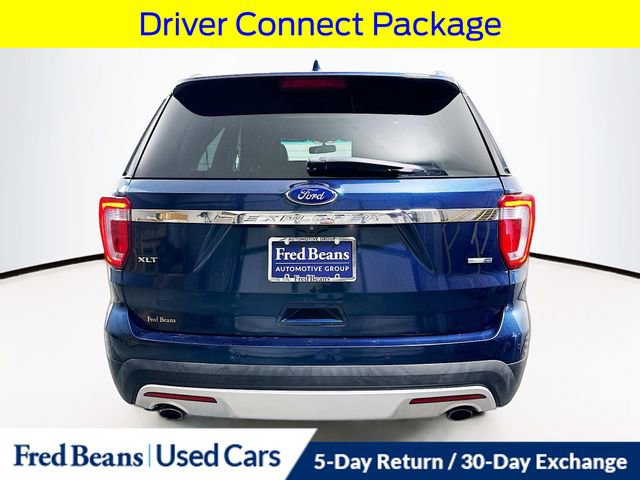 Used 2017 Ford Explorer XLT w/ Equipment Group 202A AWD/4WD image 8
