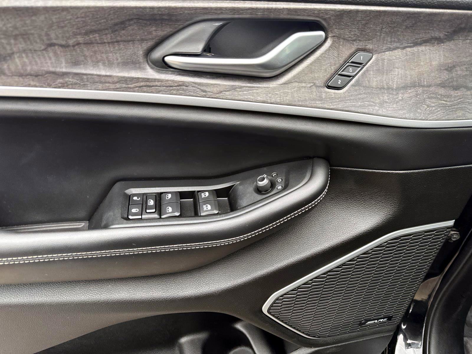 Used 2023 Jeep Grand Cherokee 30th Anniversary image 10