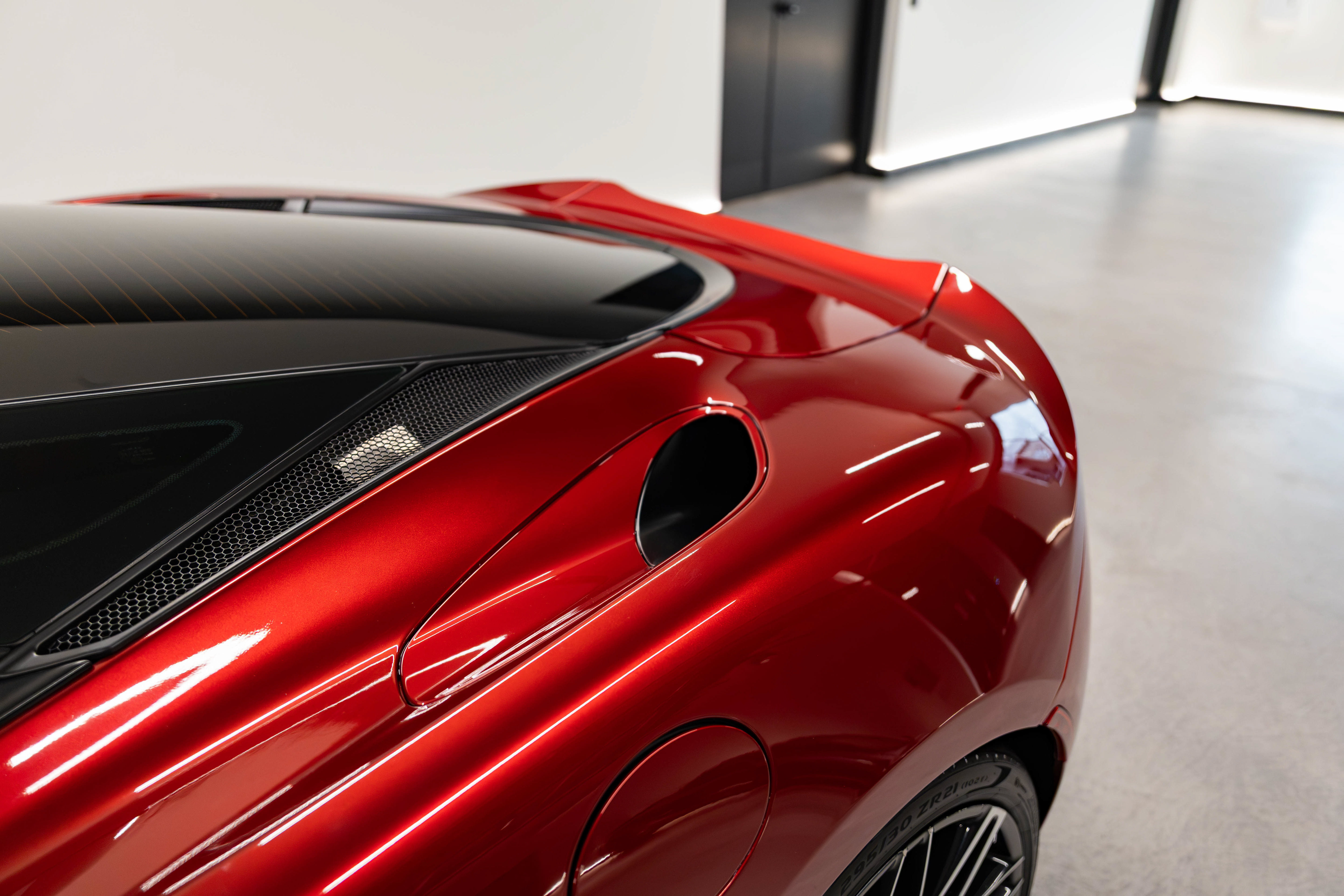 Used 2023 McLaren GT RWD image 17