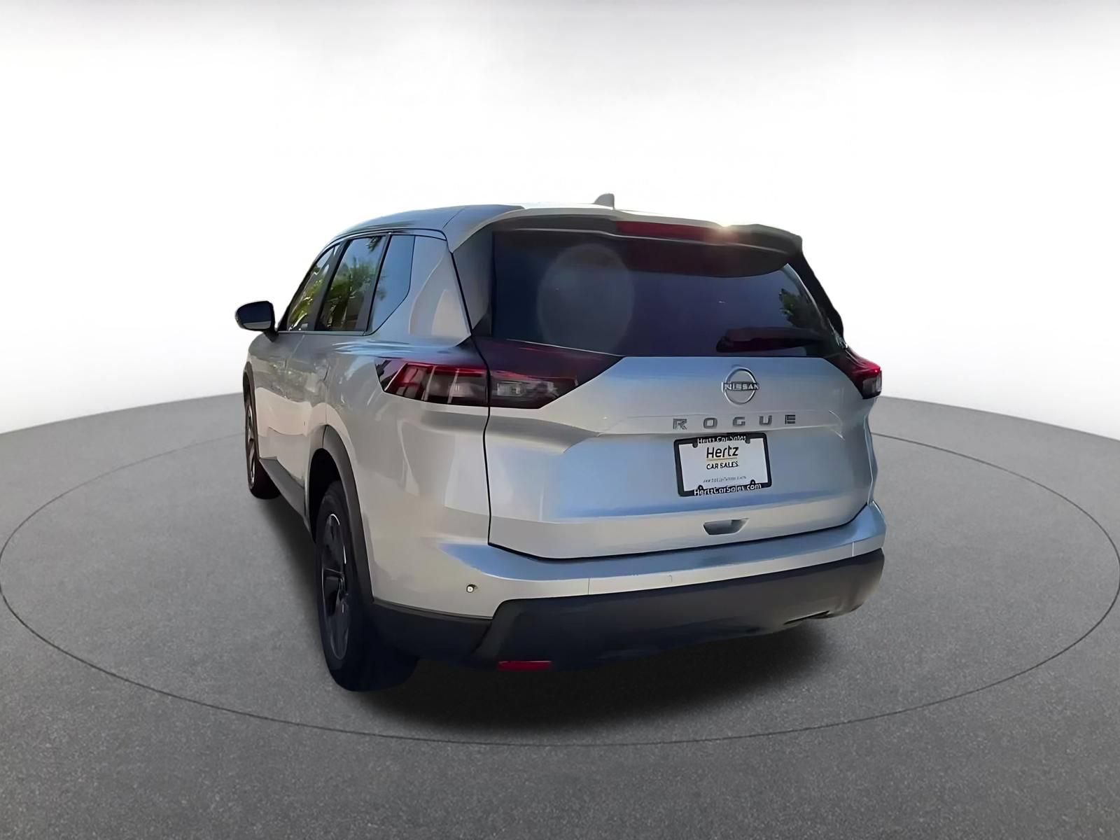 Used 2025 Nissan Rogue SV FWD image 10